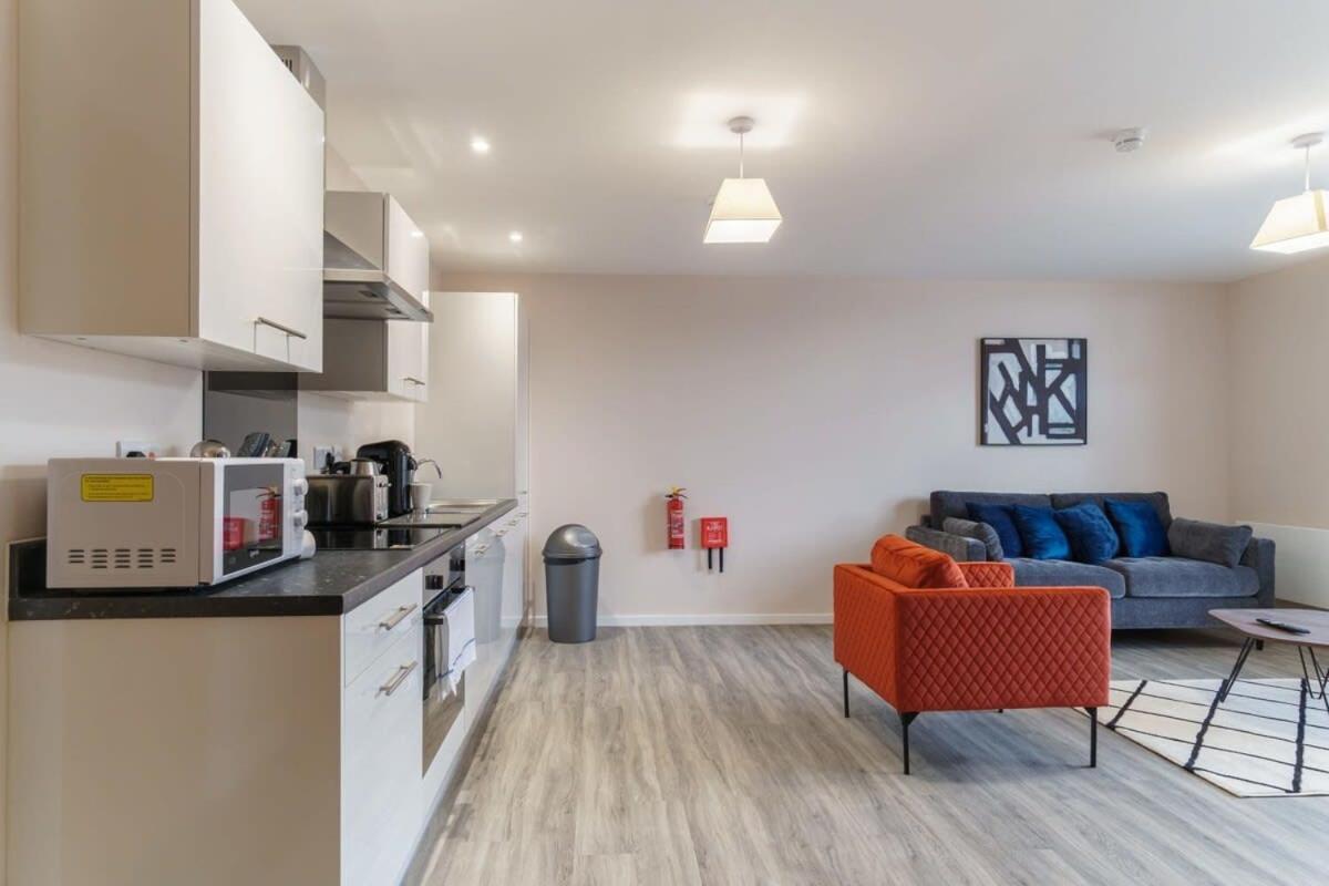 Bright 2 Bed Apartment Manchester - Sleeps 4 Luaran gambar